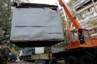 В Киеве владелец МАФа набросился на коммунальщика во время демонтажа сооружения